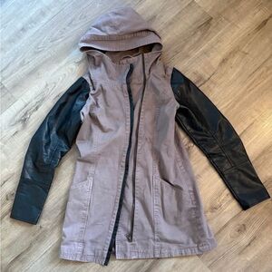 🍃3/$30 Twik Hooded Utility Jacket with Black Sleeves